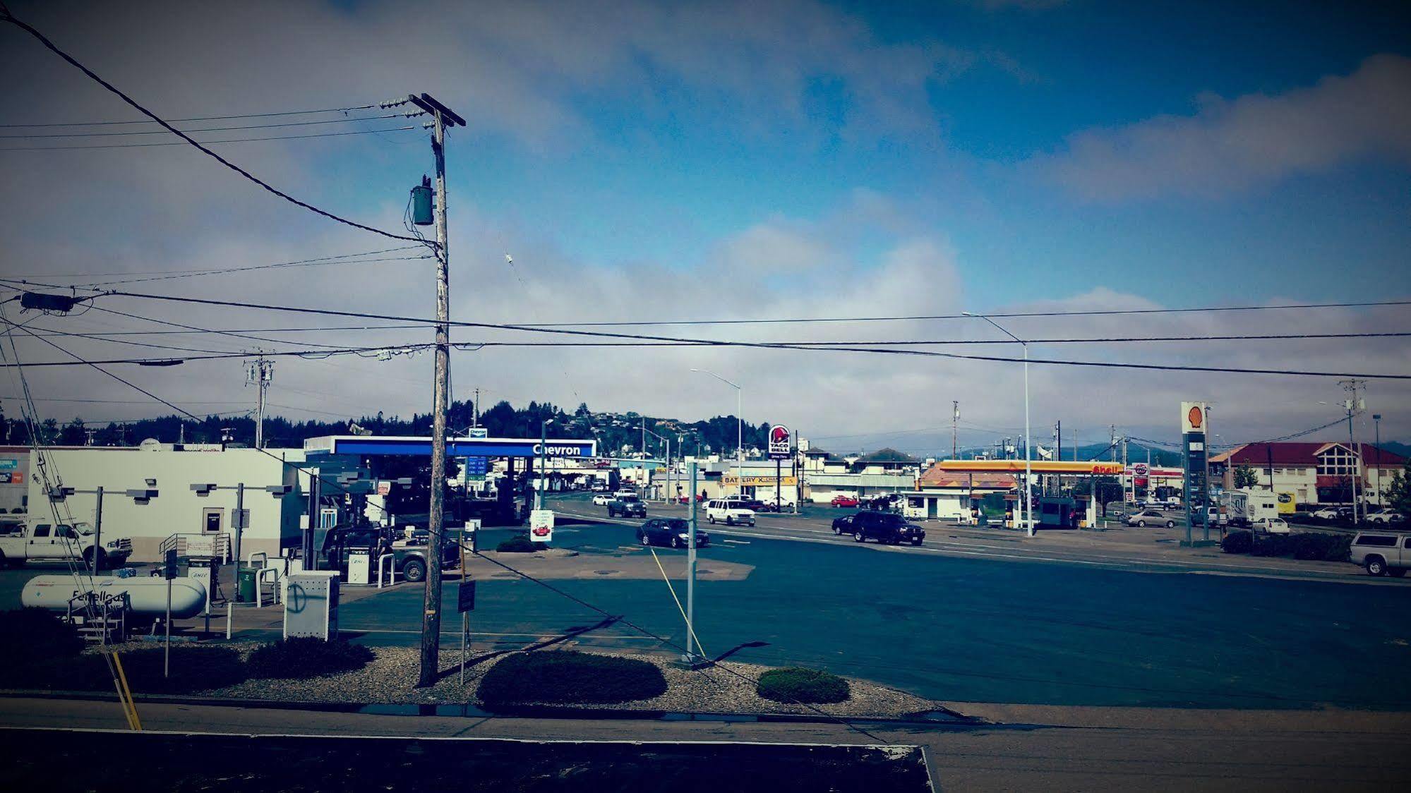 Terrace Motel Coos Bay Exterior photo
